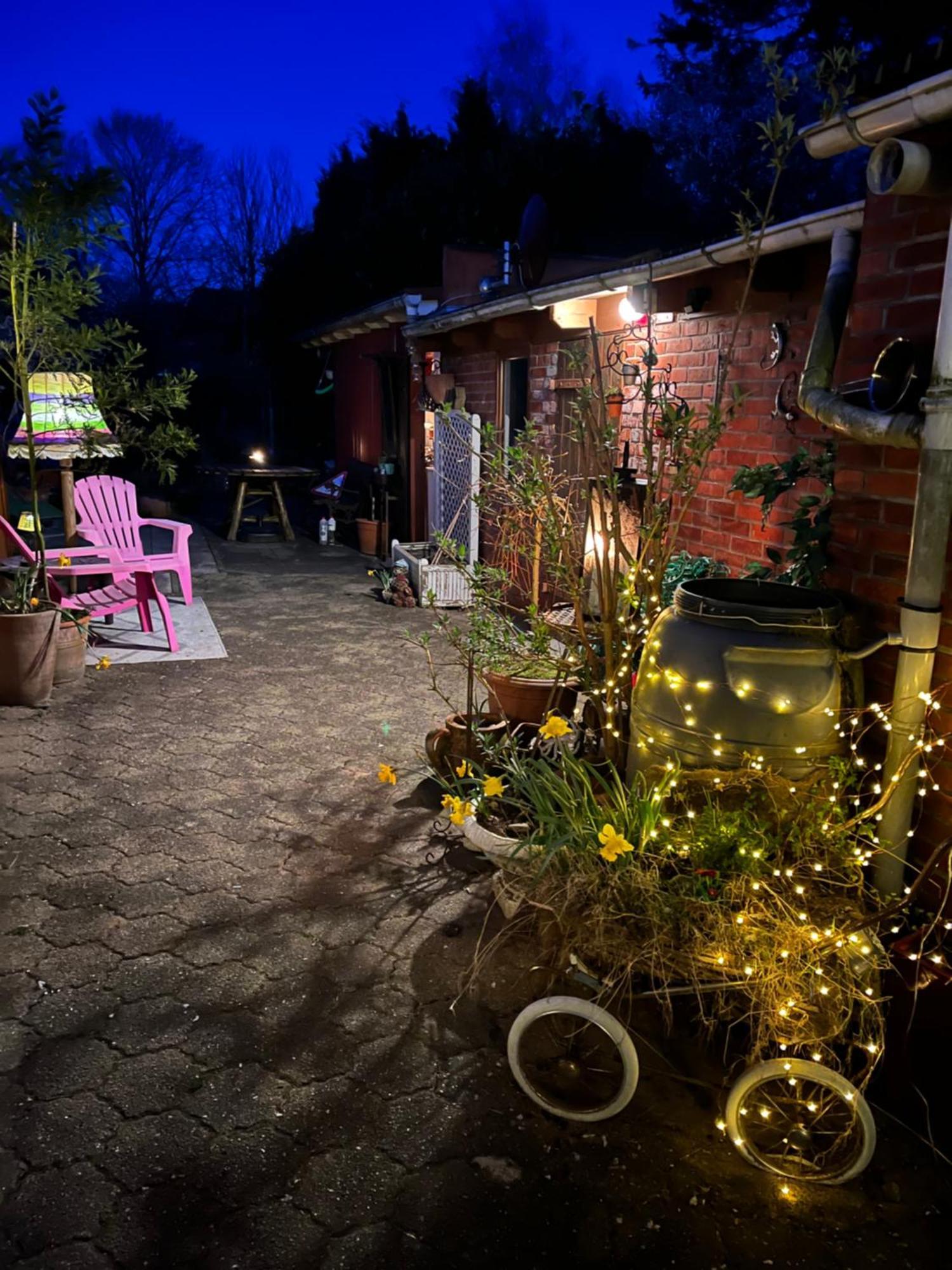 Privartzimmer 'Ausfahrt Freihalten' Husum  Exterior photo