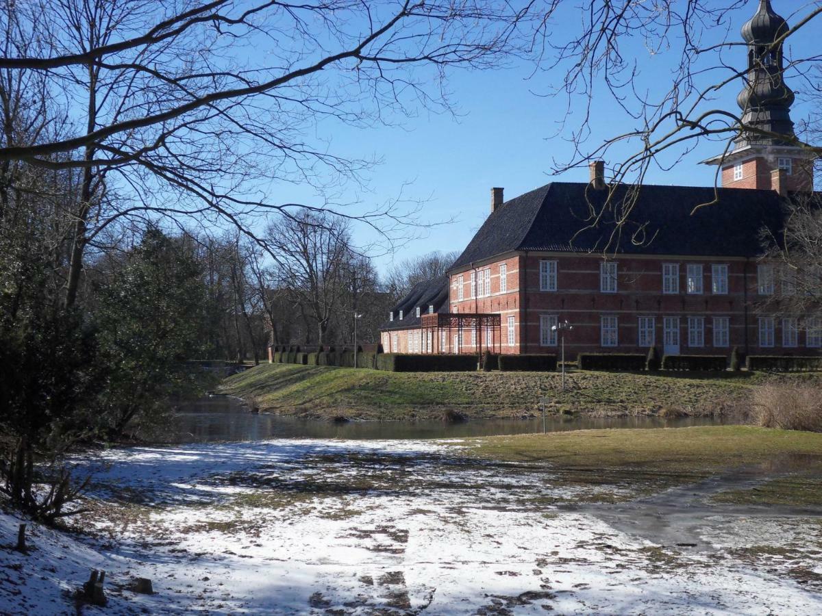 Privartzimmer 'Ausfahrt Freihalten' Husum  Exterior photo