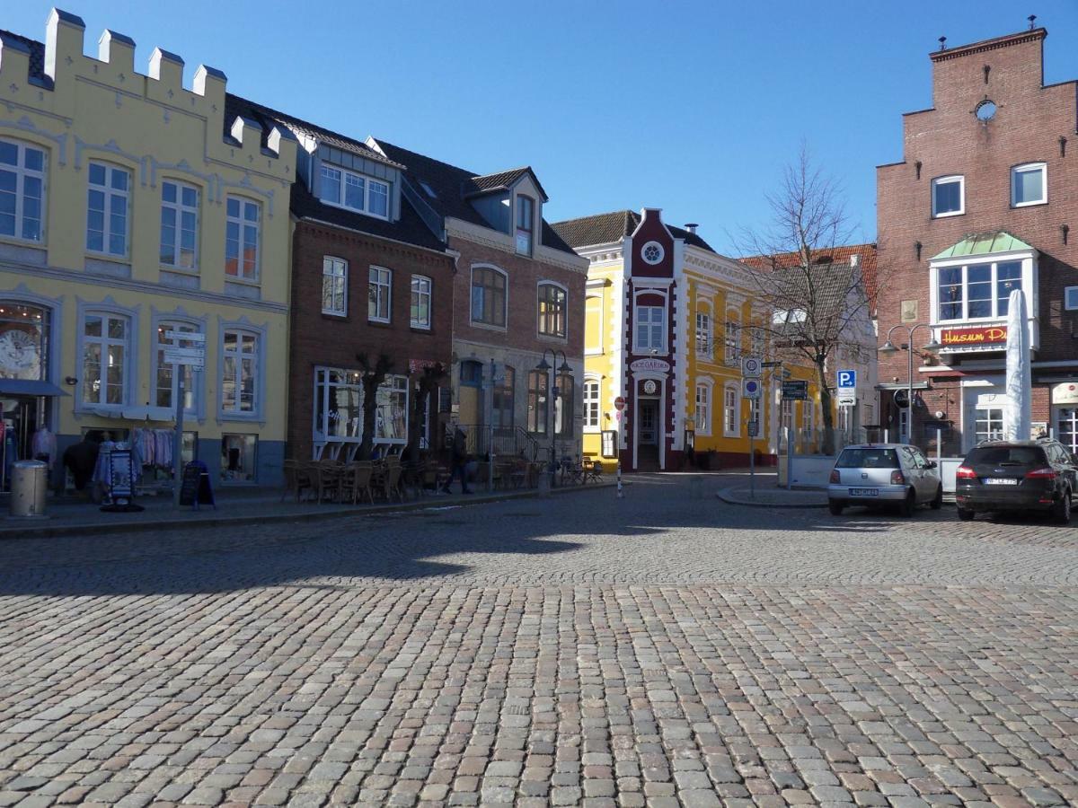 Privartzimmer 'Ausfahrt Freihalten' Husum  Exterior photo