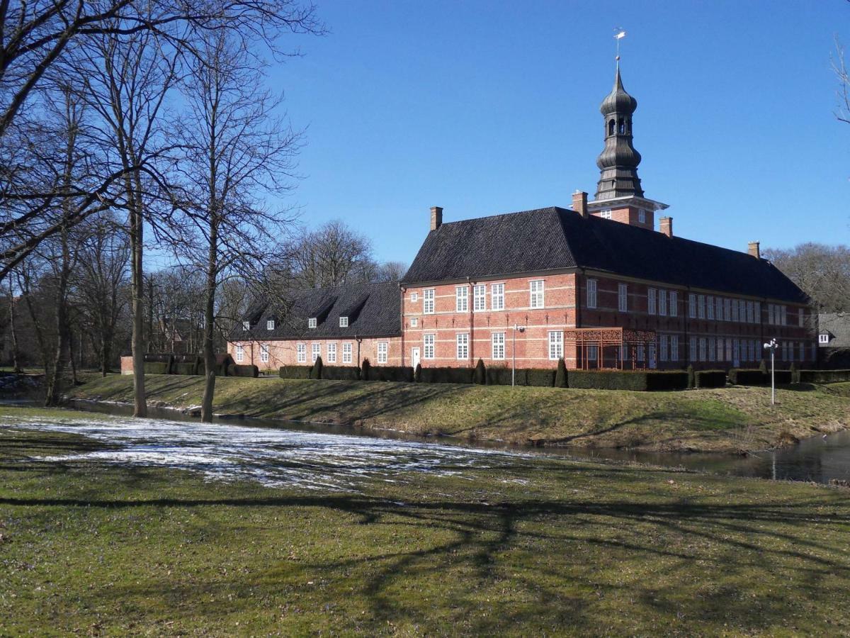 Privartzimmer 'Ausfahrt Freihalten' Husum  Exterior photo